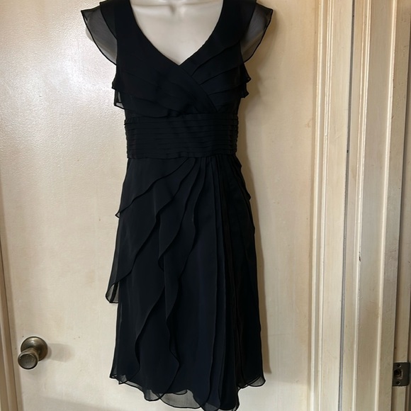 Adrianna Papell Dresses & Skirts - Adrianna Papell black ruffled cocktail dress size 4P